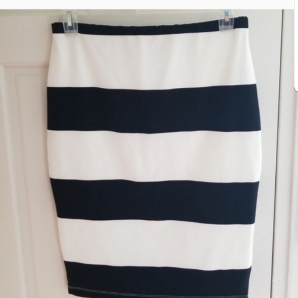 Jennifer Lopez bodycon skirt
